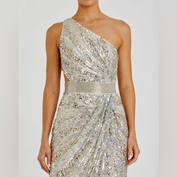 MAC DUGGAL 5687 NWOT Silver Sequined One Shoulder Draped Lace Up Gown - Picture 3 of 7